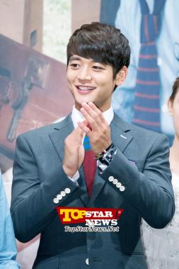 SHINee&apos;s Min Ho applauding at the director…&apos;To the Beautiful You&apos; Production Report Conference [KDRAMA]