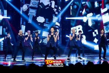 Super Junior&apos;s special stage performance for MCountdown&apos;s 300th episode [KPOP]