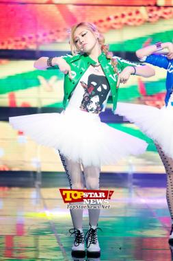 Lizzy de Orange Caramel, "Todo un encanto" Mnet M Countdown Live Show [KPOP]