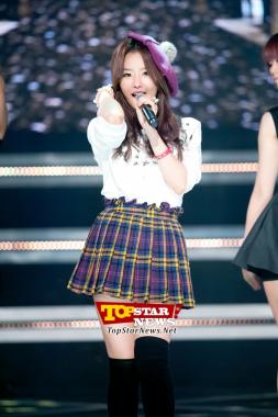 Song Jieun de Secret, "Le sienta bien la boina" MBC Music Show Champion [KPOP]