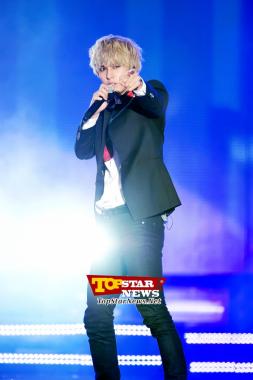 BEAST&apos;s Son Dongwoon, &apos;Yes, I am that god, Son&apos;...2012 Hallyu Dream Concert in Gyeongju [KPOP PHOTO]