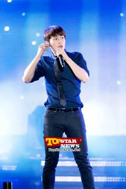 BEAST&apos;s Yoon Doojoon, &apos;I wonder if there are any other recruits like this&apos;...2012 Hallyu Dream Concert in Gyeongju [KPOP PHOTO]