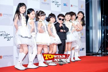 Little PSY Hwang Minwoo, &apos;I&apos;m a Hallyu star now&apos;...&apos;2012 Korean Entertainment Awards&apos; photo-op [KSTAR PHOTO]