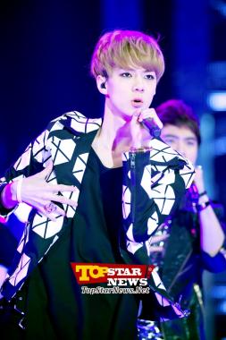 EXO-K&apos;s Se Hun, ‘Shining during the opening ceremony with a flashy performance’ … Opening ceremony for &apos;MU:CON Seoul 2012&apos; [KPOP PHOTO]