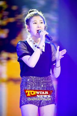 15&&apos;s Baek Yerin, ‘Young in age, but a professional when singing’  … Opening ceremony for &apos;MU:CON Seoul 2012&apos; [KPOP PHOTO]