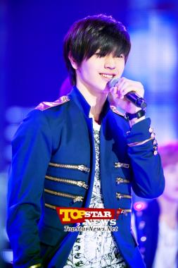 BTOB&apos;s Yook Sungjae, ‘Giving a strong smile’  … Opening ceremony for &apos;MU:CON Seoul 2012&apos; [KPOP PHOTO]