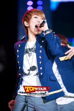 Seo Eun Kwang de BTOB, "Concentrado en su actuación"… Ceremonia de inauguración de "MU:CON Seoul 2012" [KPOP PHOTO]