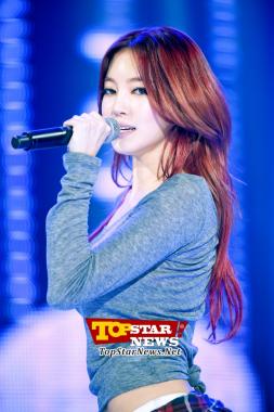 NS YoonJi, "Atrevida actuación"  … Ceremonia de inauguración de "MU:CON Seoul 2012" [KPOP PHOTO]