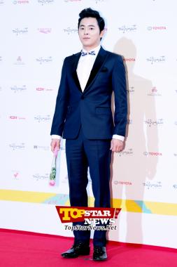 Today&apos;s trend Cho Jung Seok, ‘Gets more and more good looking by the day~&apos;… Red carpet of the 49th Annual DaeJong Film Festival [KSTAR PHOTO]