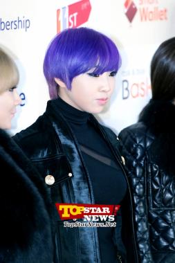 Gong Minji de 2NE1, "Única"… Alfombra roja de los Premios "2012 Melon Music Awards" [KPOP PHOTO]