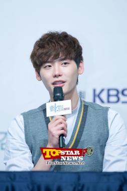 Lee Jong Suk, "I&apos;m working hard to display the feel of a different student"…‘Production conference for ‘School 2013’