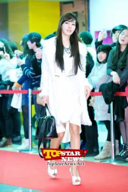 Kim Hye Jin, ‘Innocently with her white outfit’…VIP premiere for the movie ‘Miracle in Cell No. 7’ [KSTAR PHOTO]