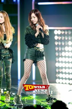 Girls’ Generation’s Tiffany, Flawlessly digested the military look…Mnet M! Countdown [KPOP PHOTO]