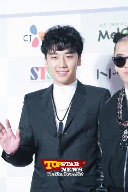 Seung Ri de Big Bang, "Modestas ondulaciones"…Premios GAON CHART K-POP [KPOP]