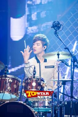 Kang Min Hyuk de CNBLUE, "Un verdadero talento musical" …MBC MUSIC "Show Champion" [KPOP PHOTO]
