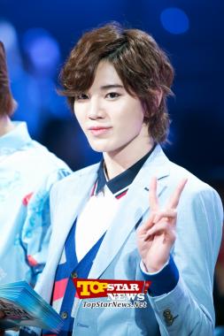 인피니트(INFINITE) 성종, ‘귀여운 브이 포즈’…‘엠카운트다운’ 생방송 현장 [KPOP PHOTO]