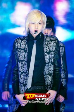 Ren de NU’EST, "Un rubio guapo donde los haya"… MBC MUSIC "Show Champion" [KPOP PHOTO]