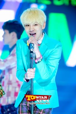 Key de SHINee, "Le sientan bien los colores vivos"… MBC MUSIC "Show Champion" [KPOP PHOTO]