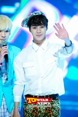 SHINee’s Taemin, ‘A warm wave’… MBC MUSIC ‘Show Champion’ [KPOP PHOTO]