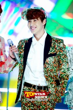 SHINee’s Taemin, ‘Playful smile’… MBC MUSIC ‘Show Champion’ [KPOP PHOTO]