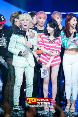 샤이니(SHINee) Key, ‘우리가 1위예요’…‘엠카운트다운’ 생방송 현장 [KPOP PHOTO]