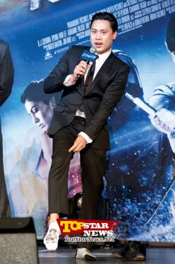 Director Jon Chu, ‘While wearing Lee Byung Hun socks’…Red carpet event for the movie ‘G.I. Joe 2’ [WMOVIE PHOTO]