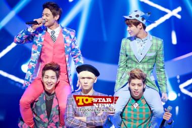 SHINee, ‘Riding on shoulders’…Mnet M! Countdown [KPOP PHOTO]