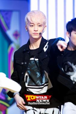 TEEN TOP’s L.Joe, ‘Pointing with his finger’…Pre-rehearsal for live broadcast of ‘Music Triangle’ [KPOP PHOTO]