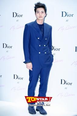 Kim Ji-Hoon, "Posando con seguridad"…Evento de inauguración de "Dior Pop Up Project" [KSTAR PHOTO]