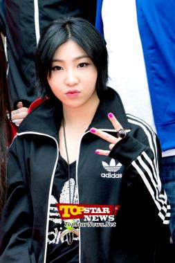 Minzy de 2NE1, "Lindo símbolo de la paz"… 2NE1 "Tienda principal" [KSTAR PHOTO]