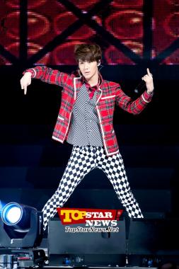 Taemin de SHINee, "Singular coreografía como los estampados de su traje" …"3º Seoul Girls Collection" [KPOP PHOTO]