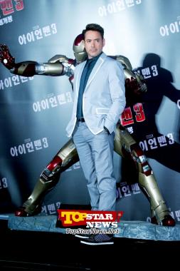 로버트 다우니 주니어 (Robert Downey Jr), ‘걸어다니는 조각상’ … 영화 ‘아이언맨3’ 내한 기자회견 현장 [WSTAR PHOTO]