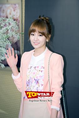 Younha, "Una linda sonrisa" …Boda de Horan de CLAZZIQUAI [KSTAR PHOTO]