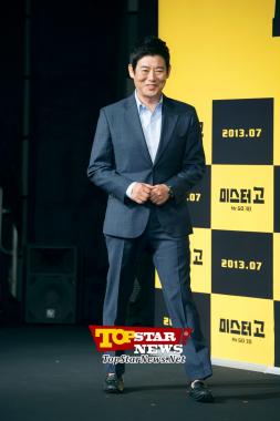 성동일(Sung Dong Il), ‘가벼운 발 걸음’ …영화 ‘미스터 고’  쇼케이스 현장 [KMOVIE PHOTO]