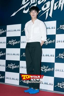 김현중(Kim Hyun Joong), ‘女心 사로잡는 눈빛’ …영화 ‘은밀하게 위대하게’  VIP 시사회 현장 [KMOVIE PHOTO]