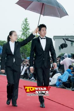 Lee Sang Yoon, "Un hombre guapo donde los haya"… Alfombra roja de la 49ª edición de los Premios "Baeksang Arts Awards" [KSTAR PHOTO]