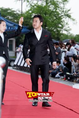 Ma Dong Seok, ‘Frozen face expression’… Red carpet for the ‘49th Baeksang Arts Awards‘ [KSTAR PHOTO]