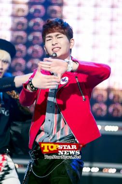 Onew de SHINee, "Cara de malote"… MBC MUSIC "Show Champion" [KPOP PHOTO]