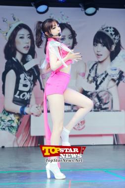 Girl&apos;s Day’s Minah, ‘Displaying her s-line’ …‘Guerilla date with Girl’s Day’ [KPOP PHOTO]