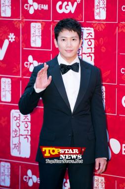Ji Sung, ‘A gentle save’ …Red carpet for the ‘2013 Chinese Film Festival’ [WMOVIE PHOTO]