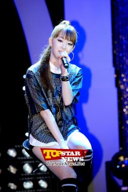 SISTAR’s Dasom, ‘Watery eyes’ … Showcase for SISTAR’s ‘GIVE IT TO ME’ [KPOP PHOTO]
