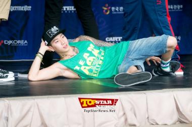 박재범(Jay Park), ‘누워서도 잘 찍어요~’… ‘R16 KOREA 2013’ 현장 [KSTAR PHOTO]