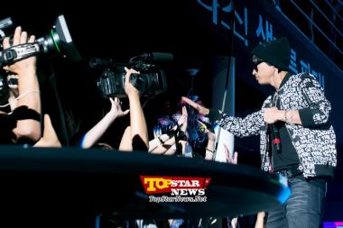 Tablo, "Chocando la mano con sus fans" …"Be Glaceau Party" [KSTAR PHOTO]
