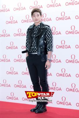 2AM’s Jin Woon, ‘Wearing a trendy leather jacket’ … ‘OMEGA Co-Axial Exhibition’ [KSTAR PHOTO]