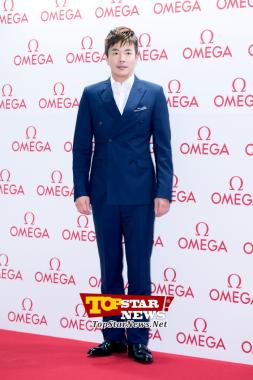 Kwon Sang Woo, ‘Looking neat in a suit’ … ‘OMEGA Co-Axial Exhibition’ [KSTAR PHOTO]