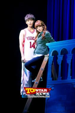 Super Junior’s Ryeo Wook-AOA’s Cho A, ‘Charming blank expressions’ … Press call for the musical ‘High School Musical’ [KMUSICAL PHOTO]