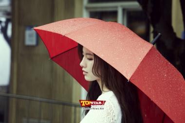 김예림(Lim Kim), 신곡 ‘Rain’ 뮤직비디오 스틸컷 공개… 8월 27일 음원 선공개