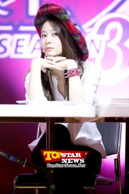 [HD] f(x)’s Krystal, ‘Beautiful’ …’Red Knight’ showcase for the game ‘Elsword’ [KPOP PHOTO]