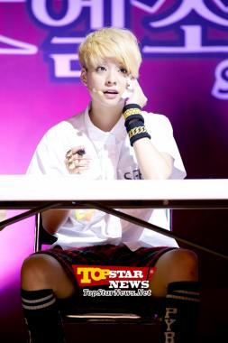 [HD] f(x)’s Amber, ‘Sweating from the heat’ …’Red Knight’ showcase for the game ‘Elsword’ [KPOP PHOTO]