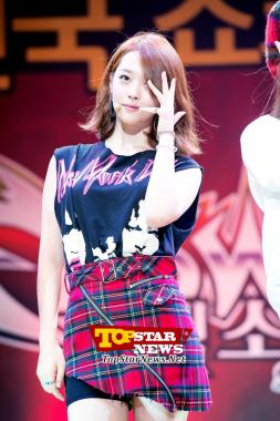 [HD] f(x)’s Sulli, ‘Slightly covering her face’ …’Red Knight’ showcase for the game ‘Elsword’ [KPOP PHOTO]